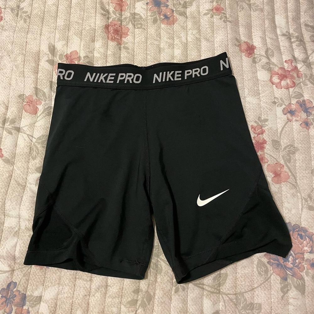 black Nike Pro spandex